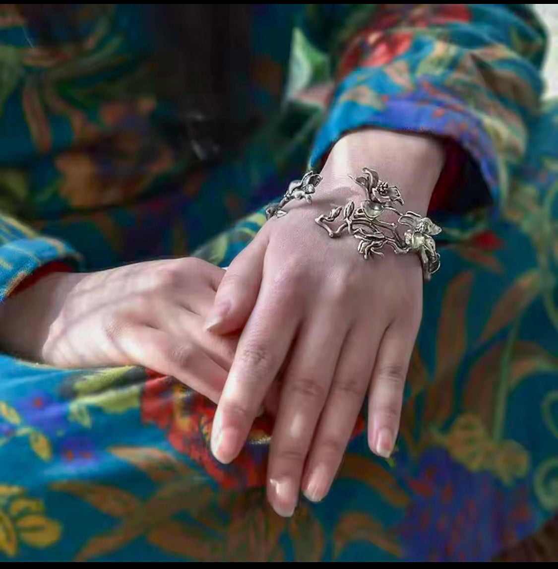 Silver tone Floral Cuff Bracelet