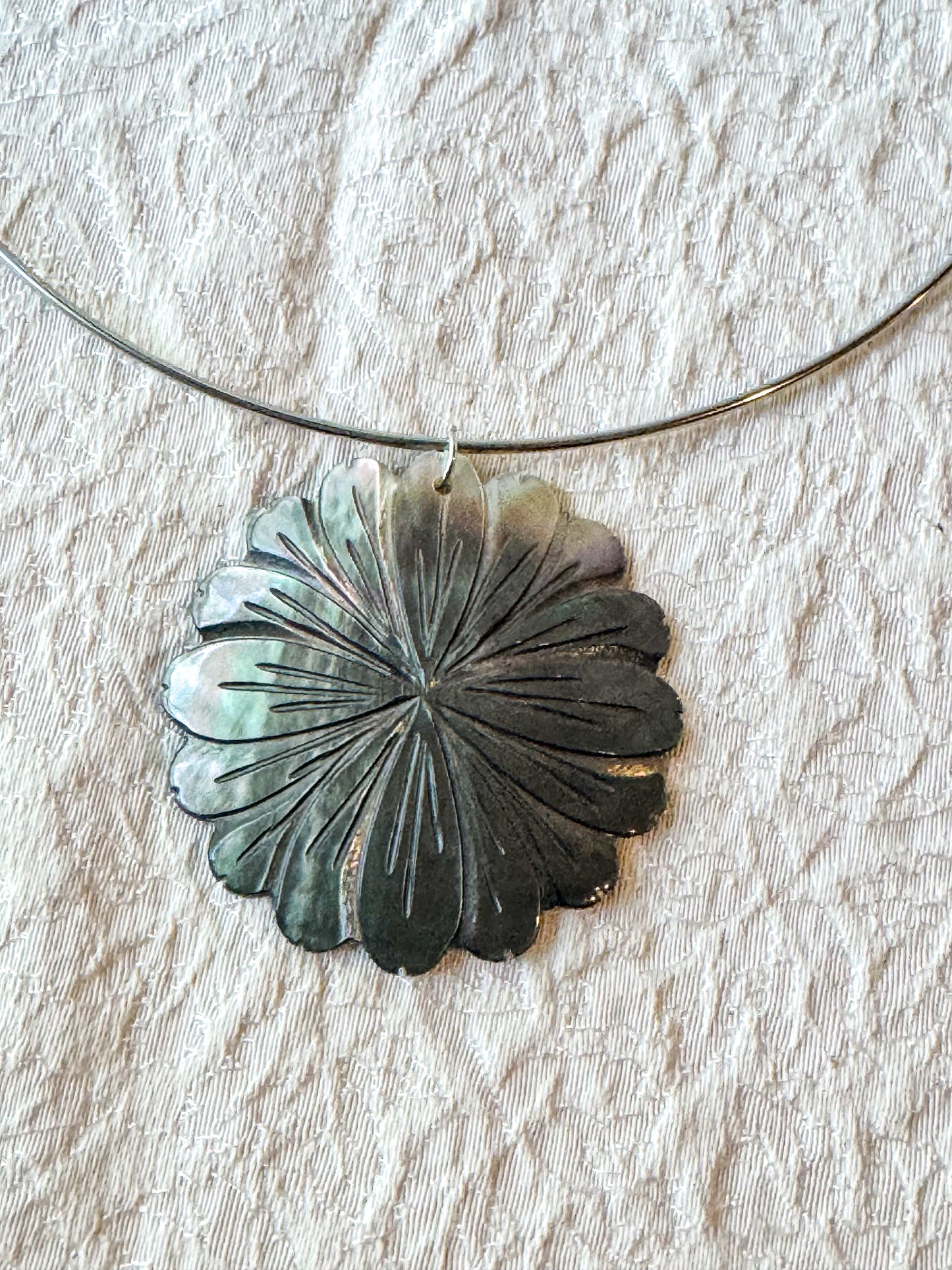 Mother of Pearl Flower Pendant Choker