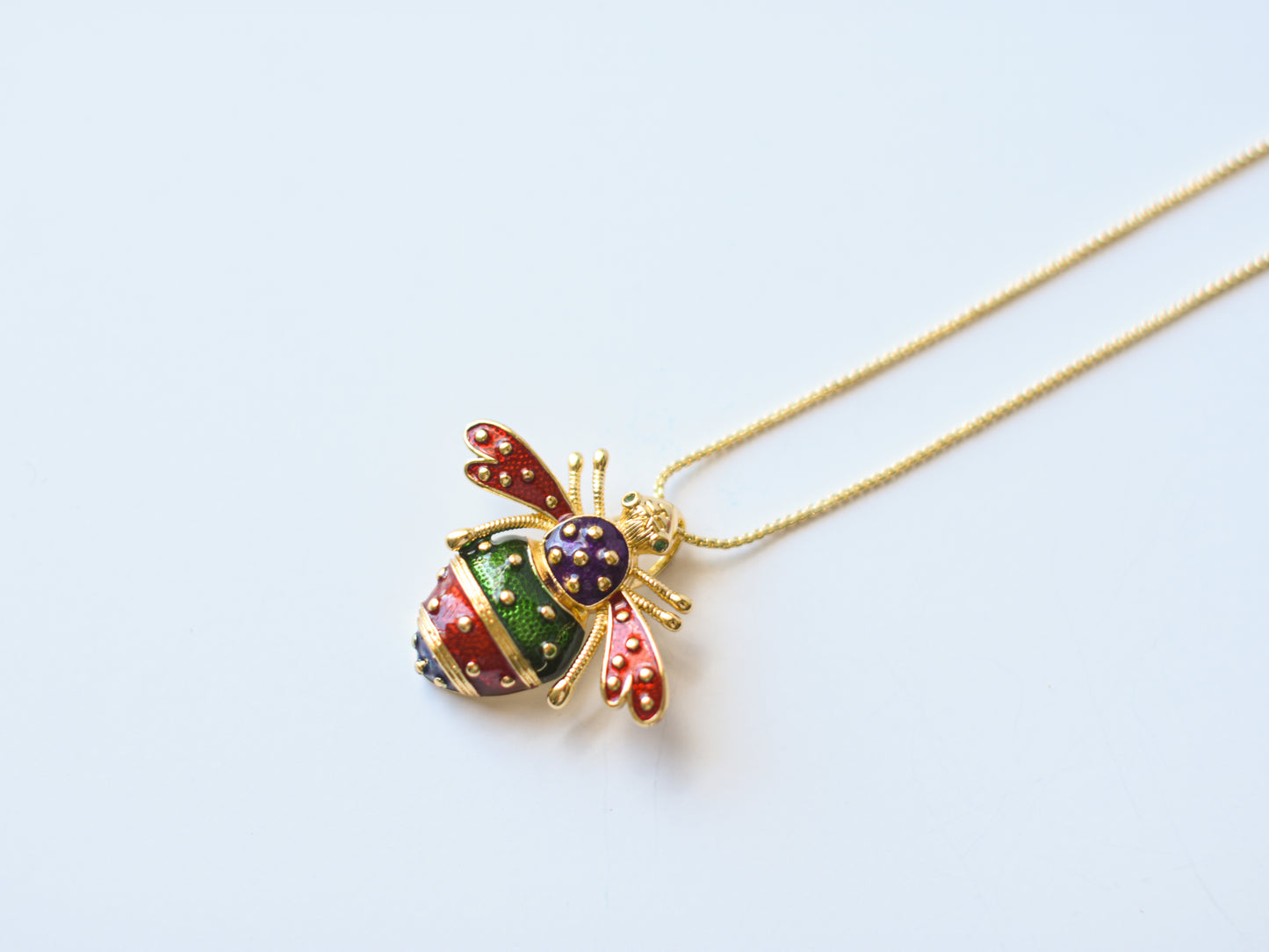 Buzzy Royale Pendant