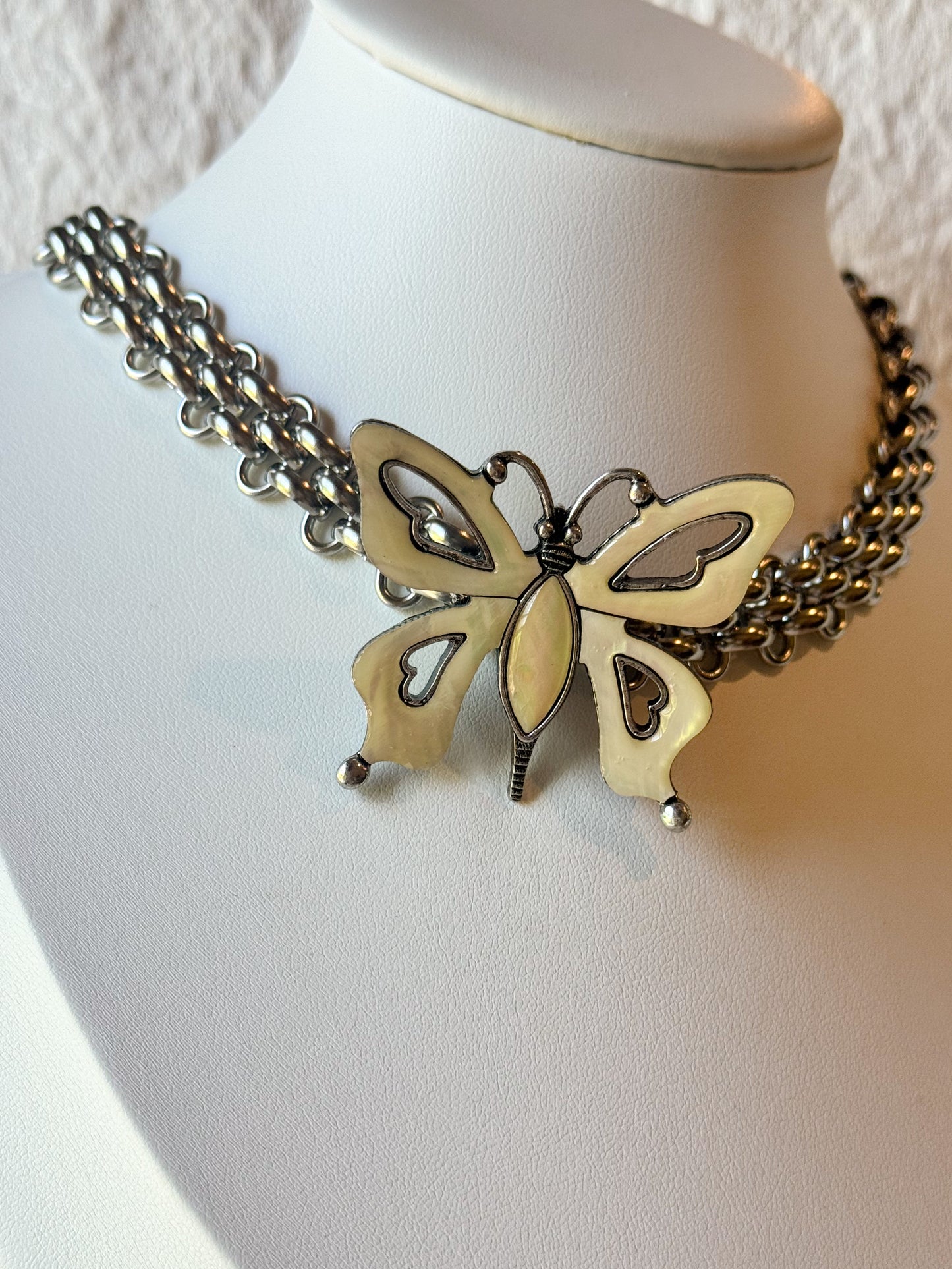 Butterfly Shell Choker Necklace
