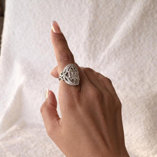 Beautiful Vintage-Inspired Silver Statement Ring – Size 7