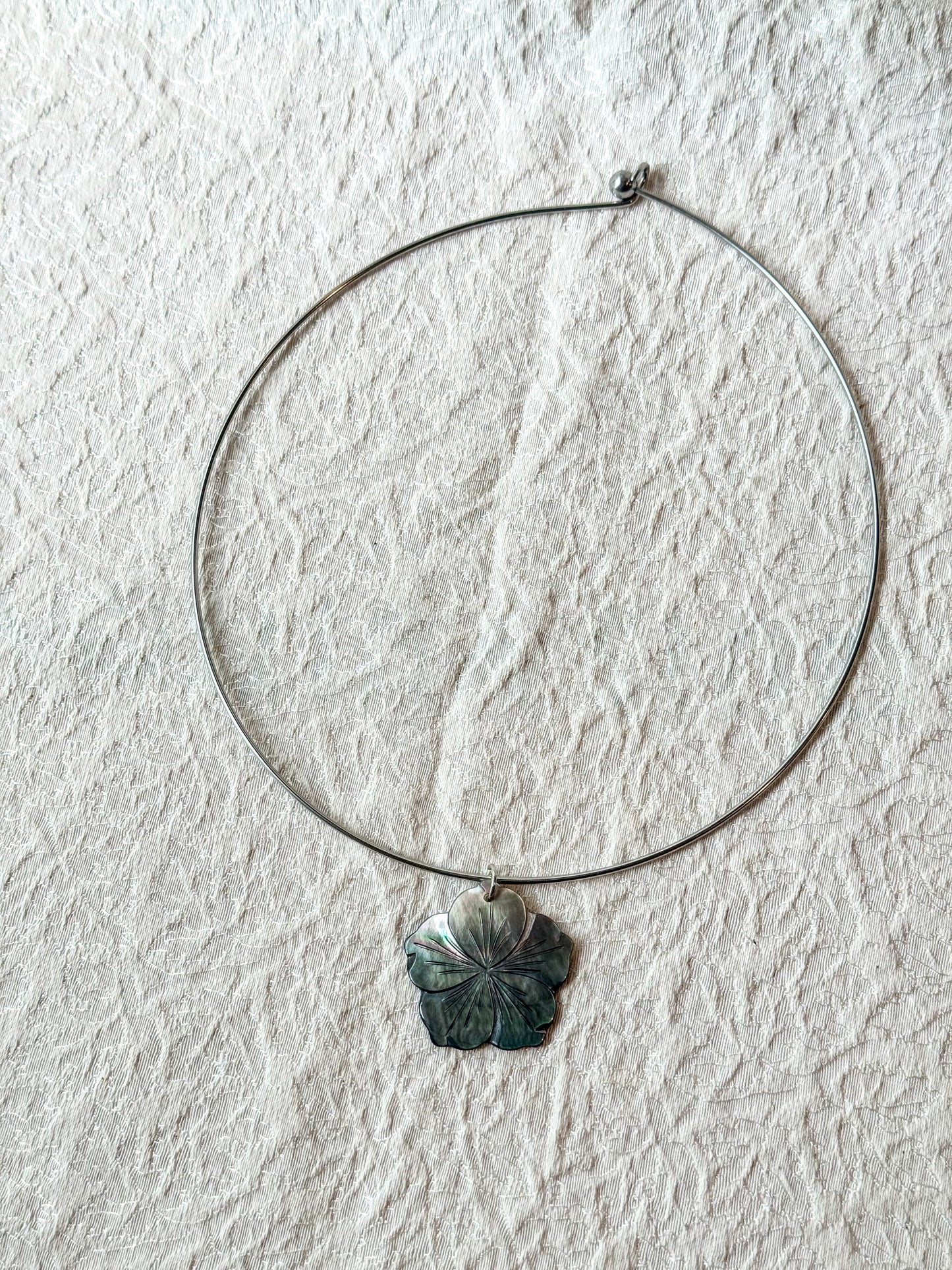 Mother of Pearl Flower Necklace