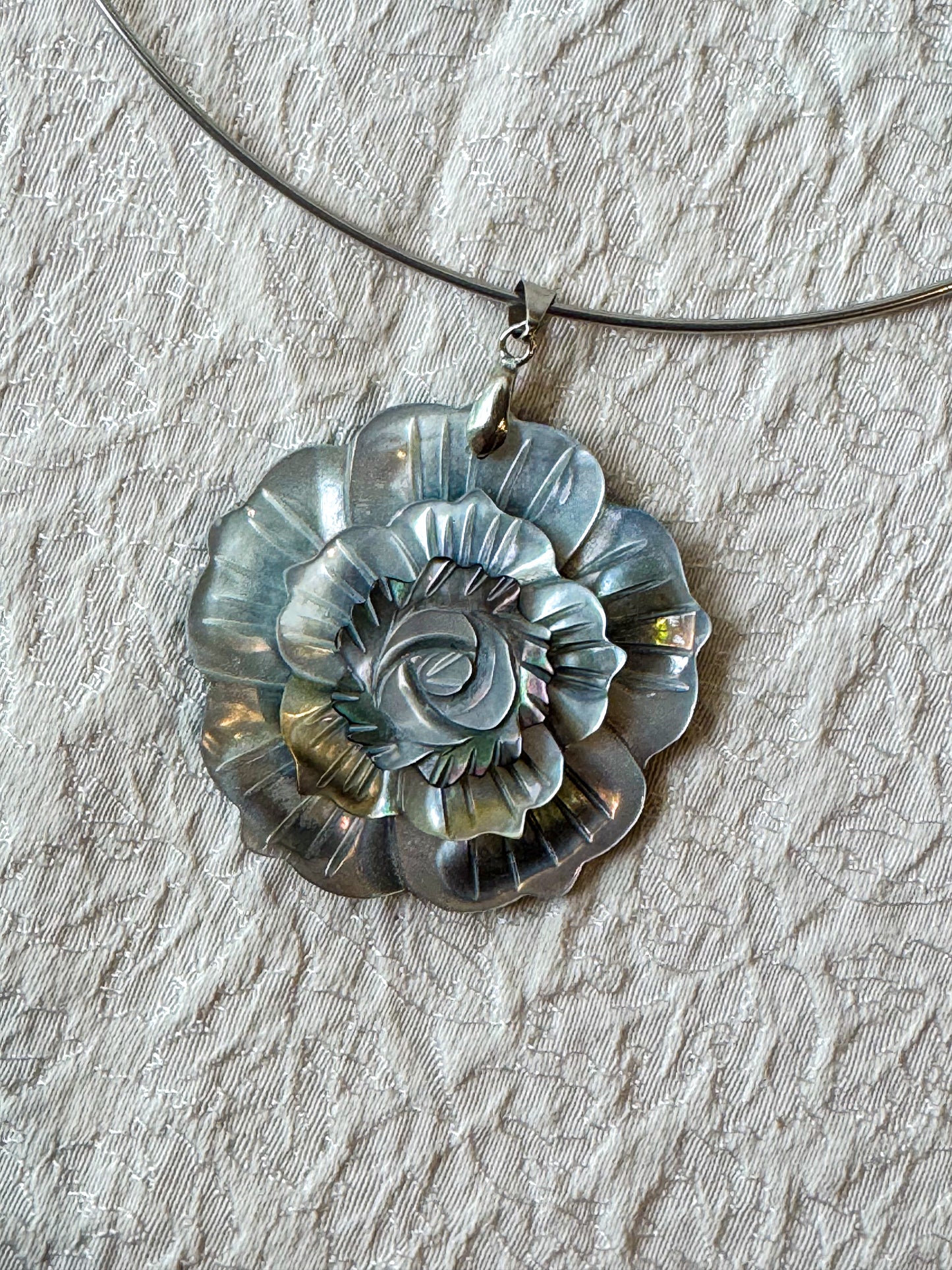 Mother of Pearl Flower Necklace