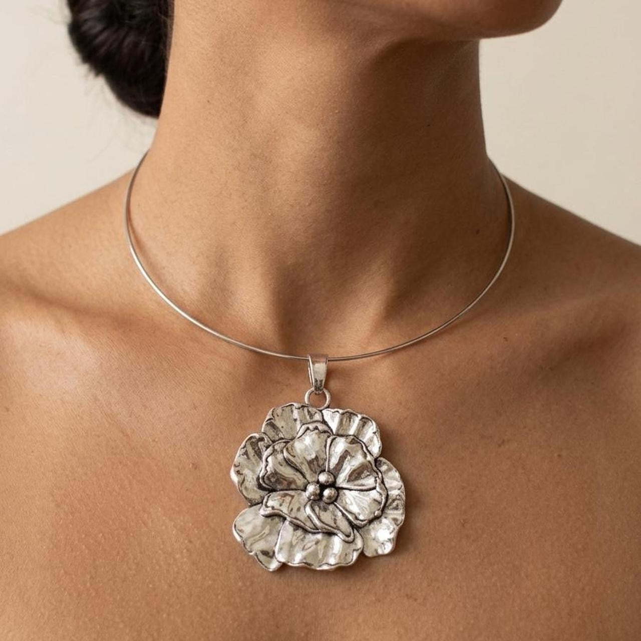 Stunning Sculpted Silver Flower Pendant Necklace