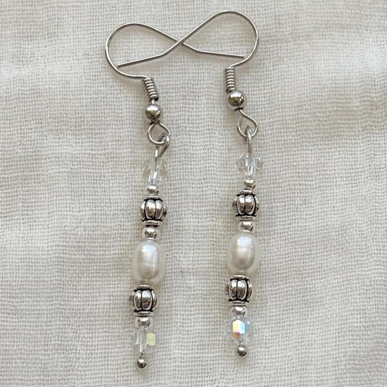 Elegant Pearl & Crystal Drop Earrings – Silver Plated